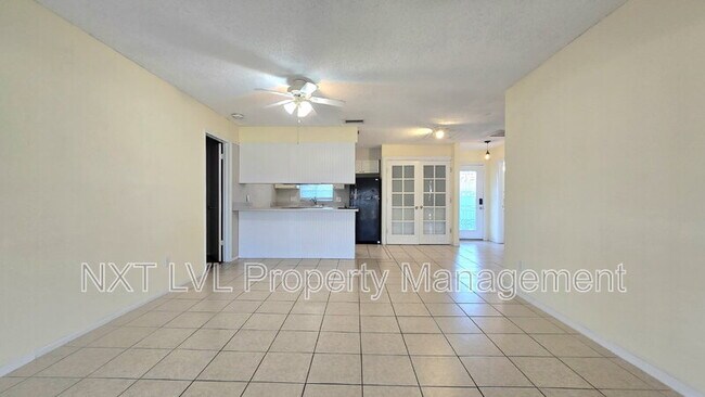 Foto del edificio - 4261 Island Cir