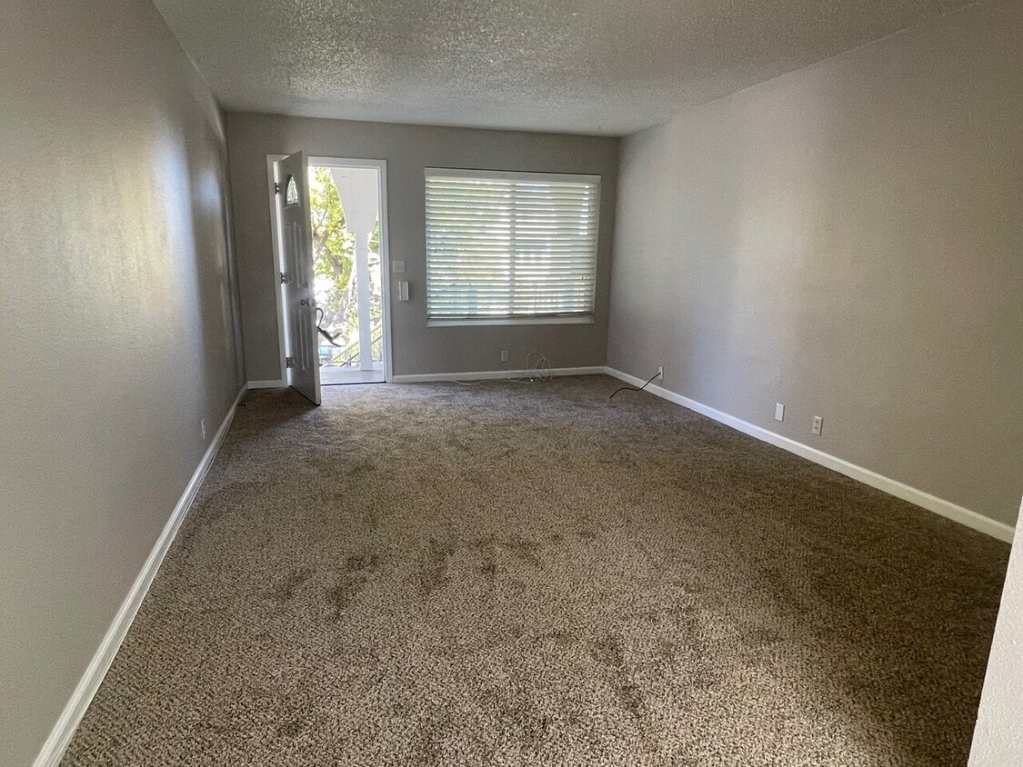 Building Photo - 7344/3