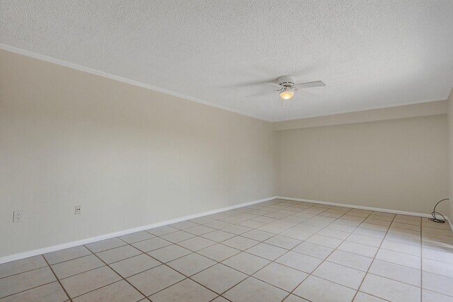 Building Photo - 3026 30th Ct