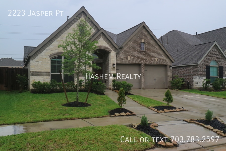 Primary Photo - Gorgeous 3 Bedroom 3 Bath Move In Ready!