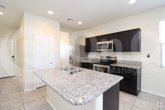 Building Photo - 11605 E Lupine Ln