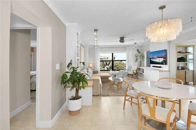 Foto del edificio - 1289 NE Ocean Blvd