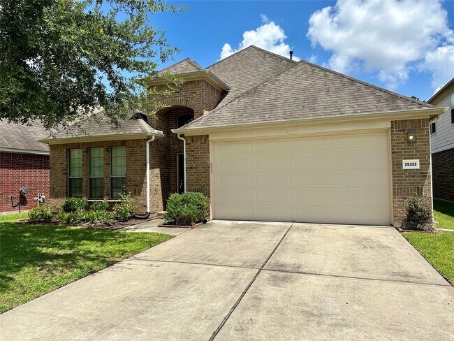 Foto del edificio - 25323 Lisburn Dr