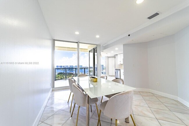 Building Photo - 19333 Collins Ave