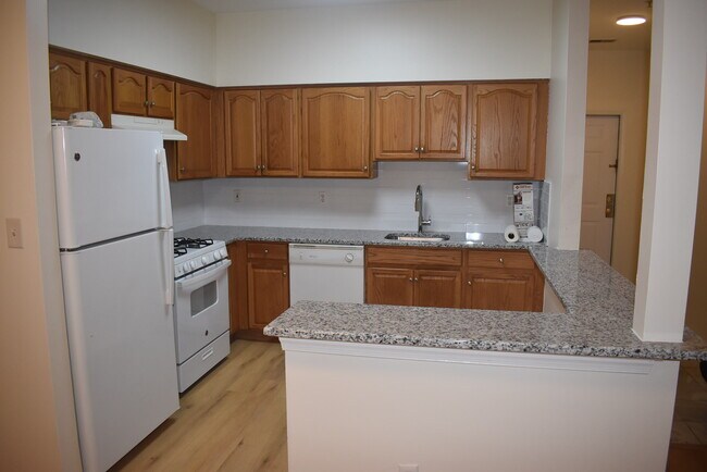 Foto del edificio - 815 Dominick Ct