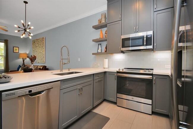 Building Photo - 1010 Rosine St