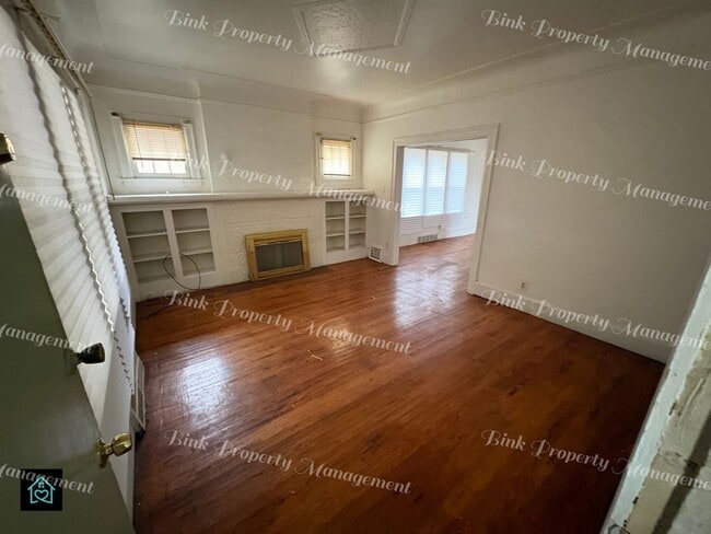 Building Photo - 2908 Fullerton Ave