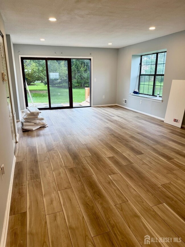 Building Photo - 289 Bromley Pl