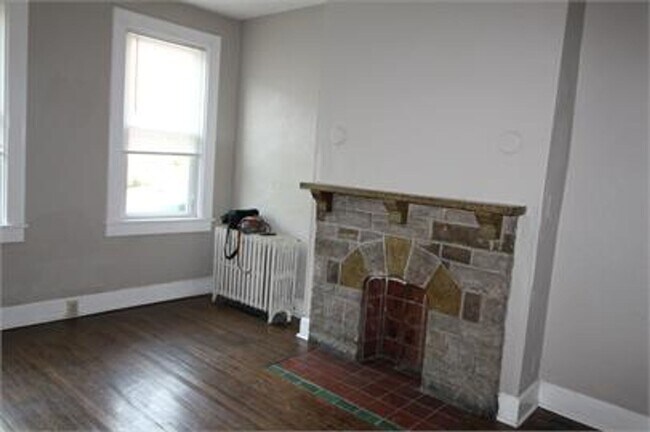 Foto del edificio - Beautiful Townhome on Quiet Street in the ...