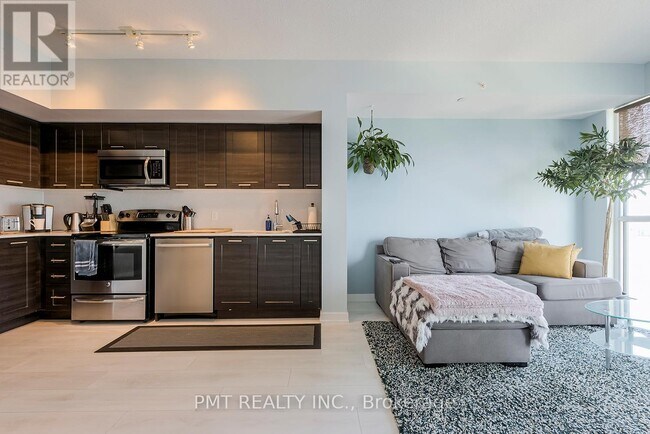 Photo du bâtiment - 2212 Lake Shore Blvd W