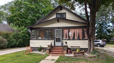 Building Photo - 3017 Sanford St