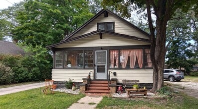 Building Photo - 3017 Sanford St