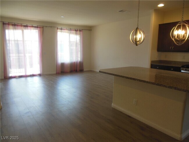 Foto del edificio - 6382 Jackson Spring Rd