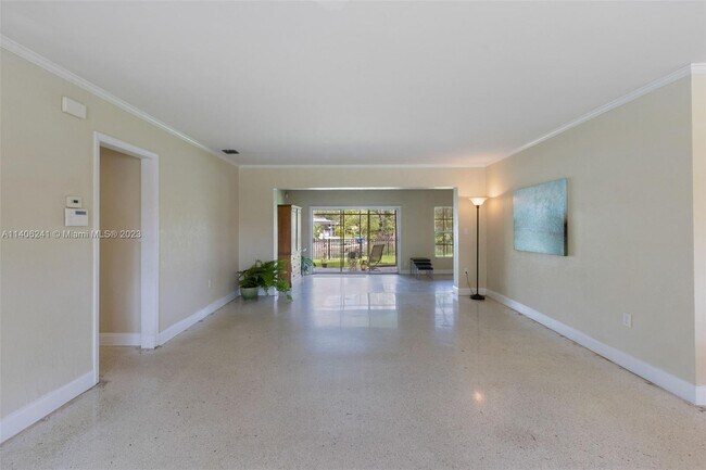 Building Photo - 6190 SW 63rd Ave