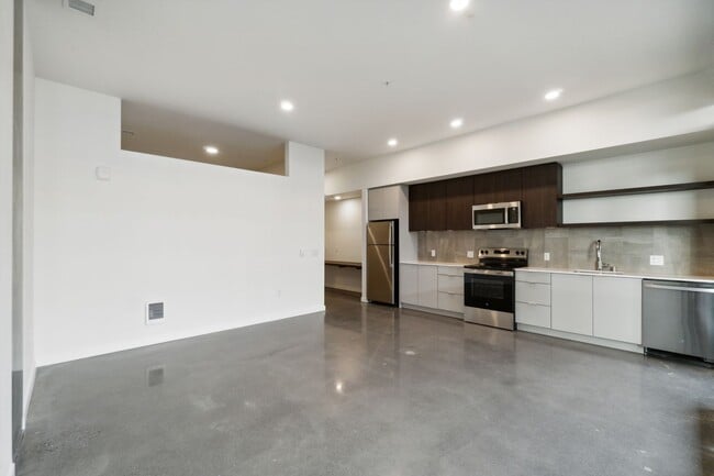 Interior Photo - 23 Broadway