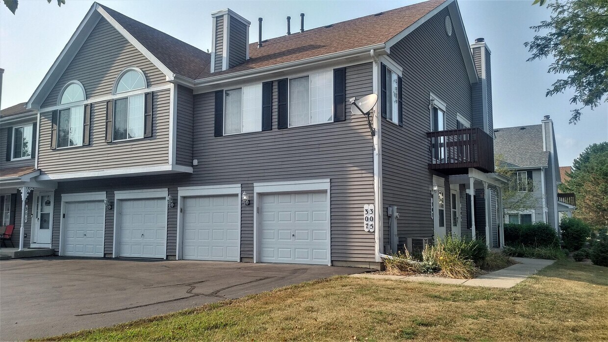 307 Sandhurst Ln Unit 307, South Elgin, IL 60177 Condo for Rent in