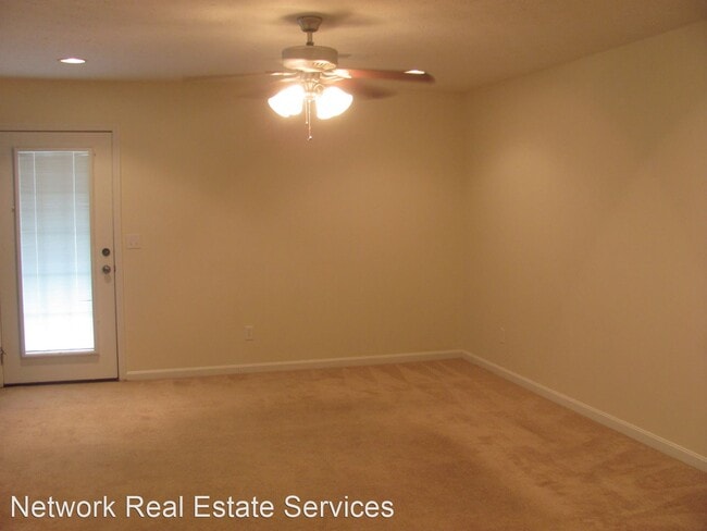 Building Photo - 3 br, 2.5 bath House - 152 Twin Lakes Dr
