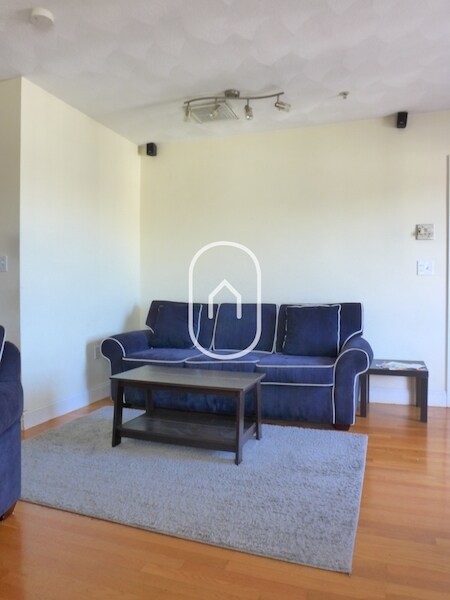 Foto del edificio - 124 Hillside St