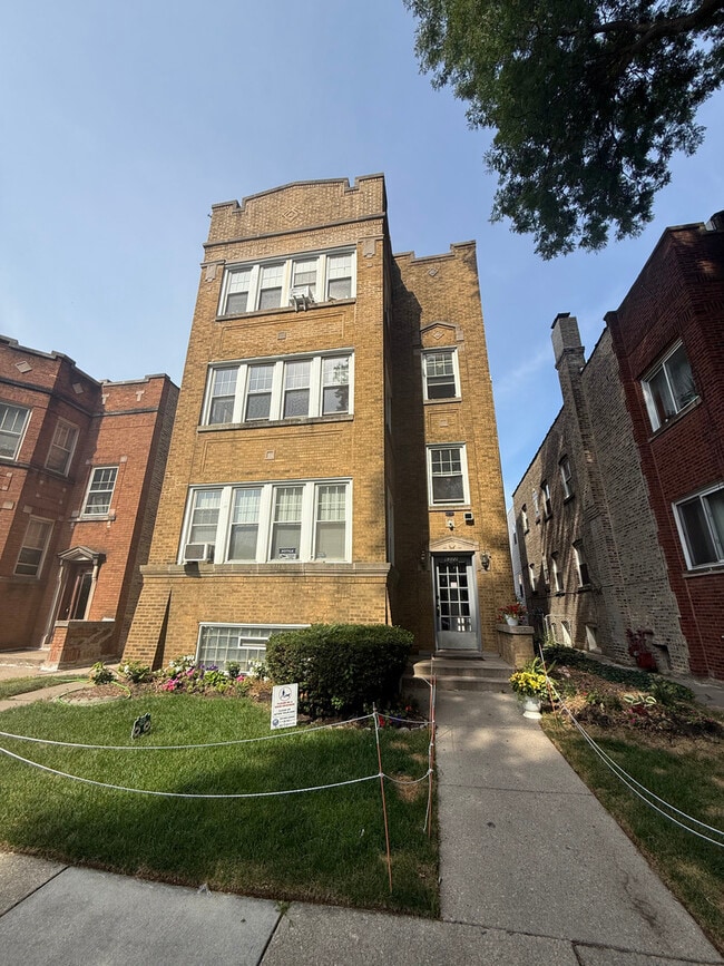Building Photo - 6322 N Talman Ave