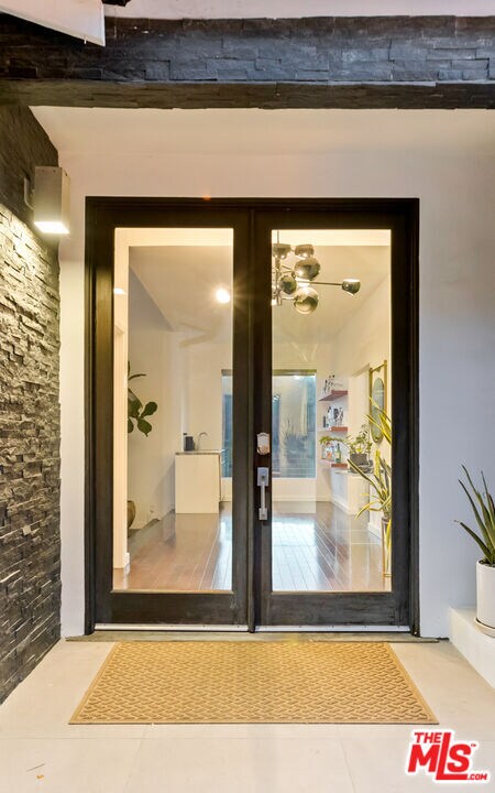 Foto del edificio - 2535 Nichols Canyon Rd