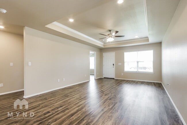 Foto del edificio - 1013 Clearspring Ct