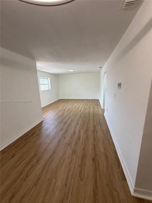 Foto del edificio - 437 NW 44th Ave