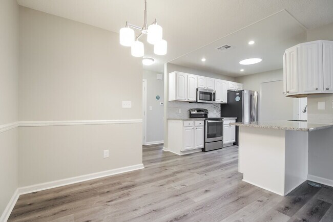 Building Photo - 1035 McKinnon Ave