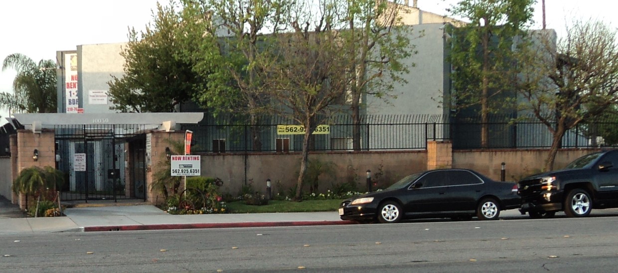 Primary Photo - 10030 Rosecrans Ave