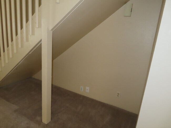 Building Photo - 219S40th - FH