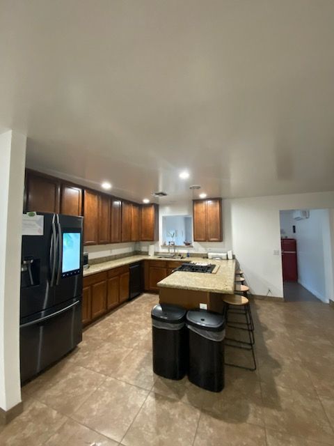 Foto del edificio - 1100 W 12th St