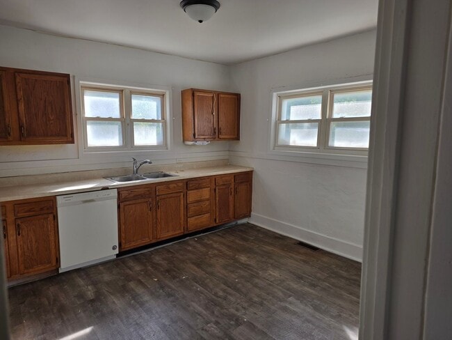 Building Photo - 2 Bedroom 1 Bathroom 1000.00