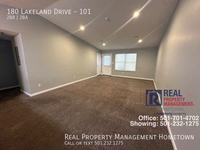 Foto del edificio - 180 Lakeland Dr