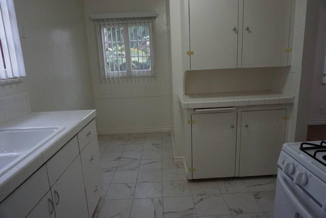 Building Photo - 2222 Echo Park Ave