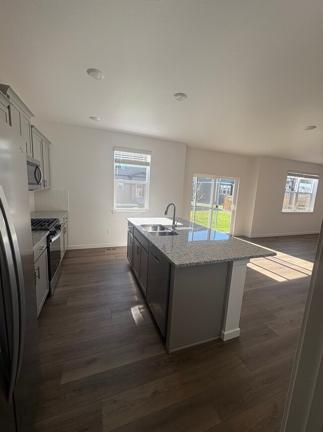 Building Photo - 4754 Hatcher Dr