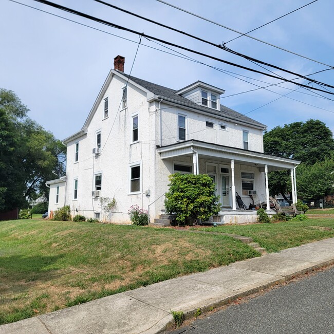Building Photo - 138 N 7th St