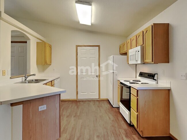 Building Photo - 720 W Tern Dr