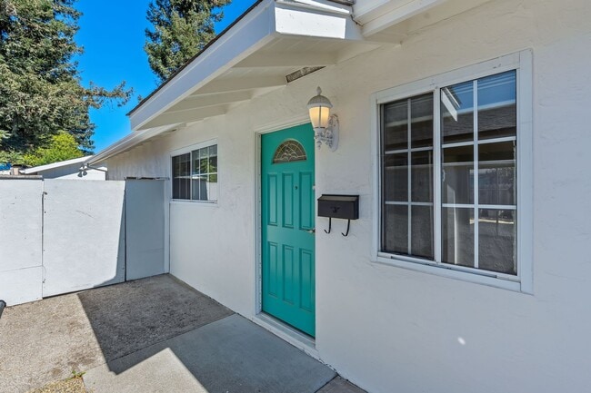 Foto del edificio - 4 bed/ 3 bath Single-Family Home in North ...