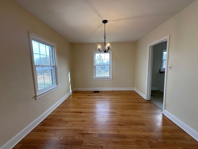 Foto del edificio - Spacious brick house in Lynchburg