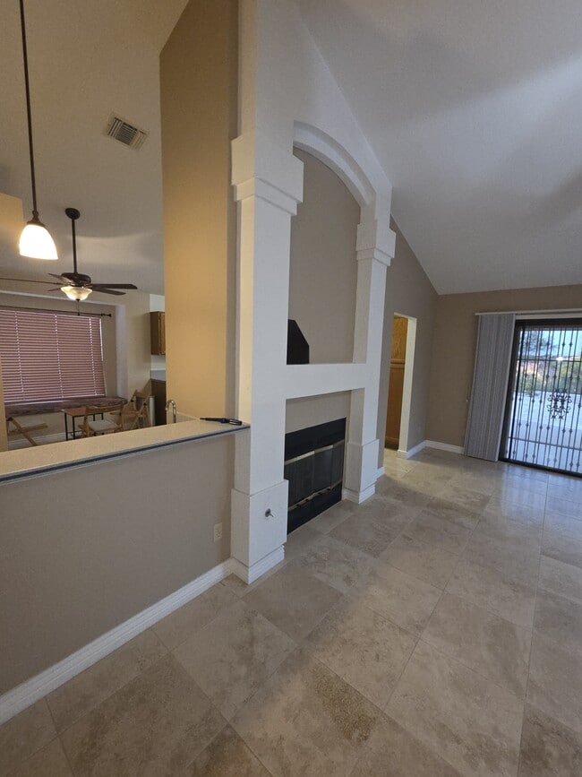 Foto del edificio - 6372 E Calle Cavillo