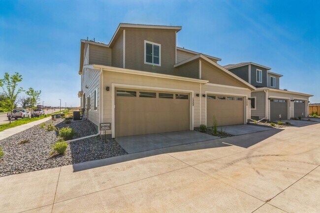 Foto del edificio - Brand New 3 bed Townhome in Erie with Pool...