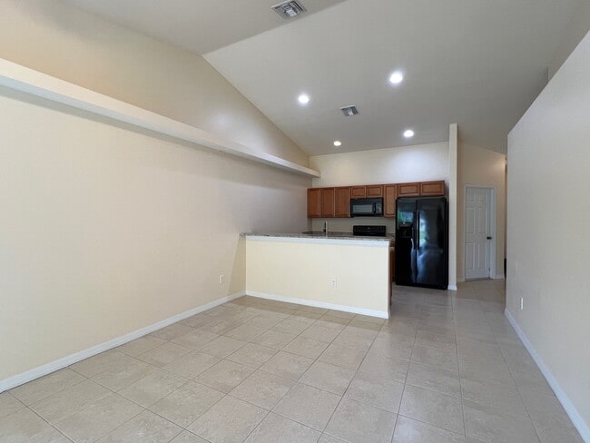 Foto del edificio - 3320 SW 7th Pl
