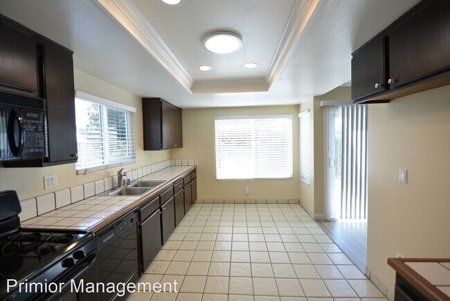 Building Photo - 902 Clear Creek Canyon Dr