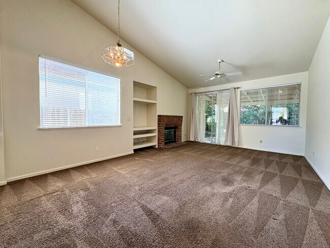 Foto del edificio - Great 3 Bedroom 2 Bathroom Home for Rent i...