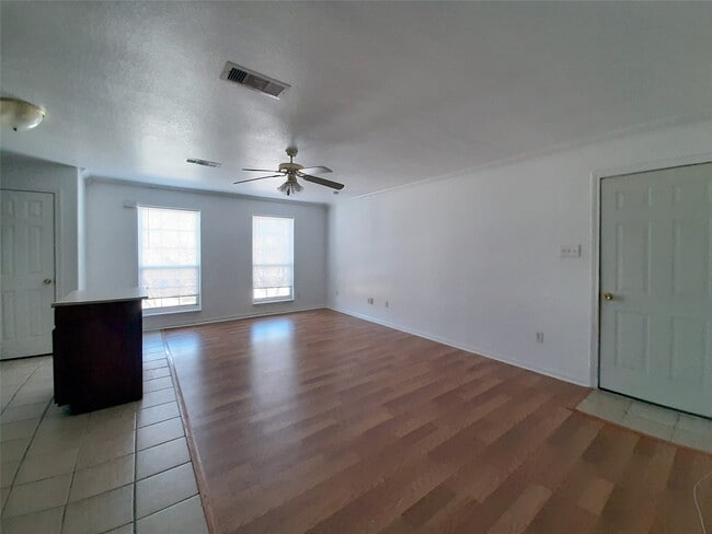 Foto del edificio - 4542 Otterbury Dr