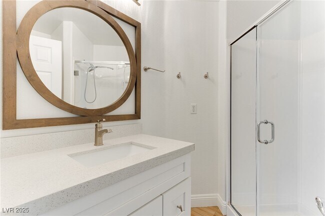 Foto del edificio - 6585 Coronado Crest Ave