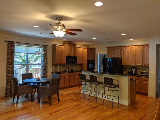 Kitchen and eating area - 115 Matthews Township Pky