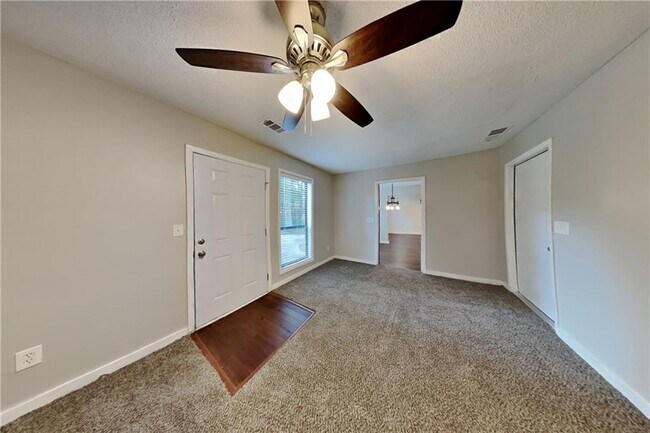 Foto del edificio - 2197 Oakrill Ct