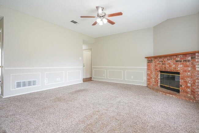 Building Photo - 6415 Jennie Ln
