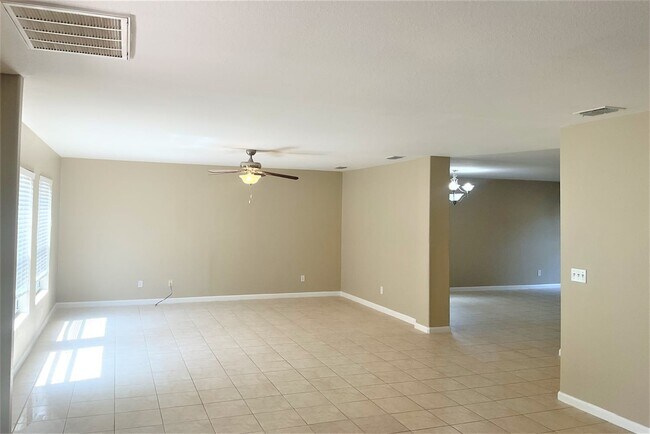 Building Photo - 4355 Millicent Cir