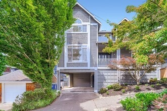 Building Photo - 2112 N 64th St